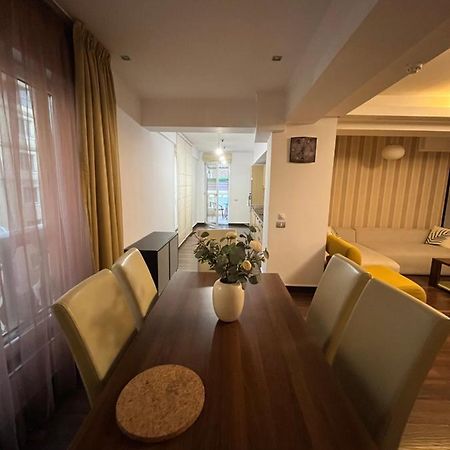 Large 2 Bedroom Apartment Soseaua Nordului 부쿠레슈티 외부 사진