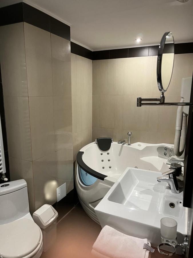 Large 2 Bedroom Apartment Soseaua Nordului 부쿠레슈티 외부 사진