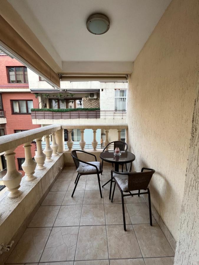 Large 2 Bedroom Apartment Soseaua Nordului 부쿠레슈티 외부 사진